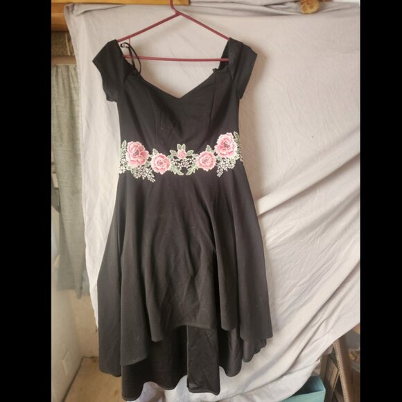 Dress - Picture 1 of 2